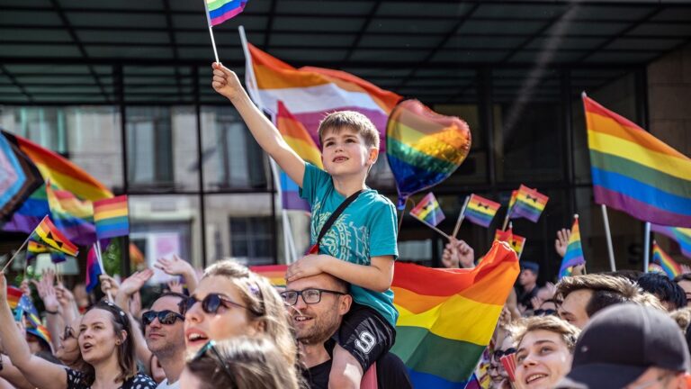 220627131036-01-parents-lgbtq-me